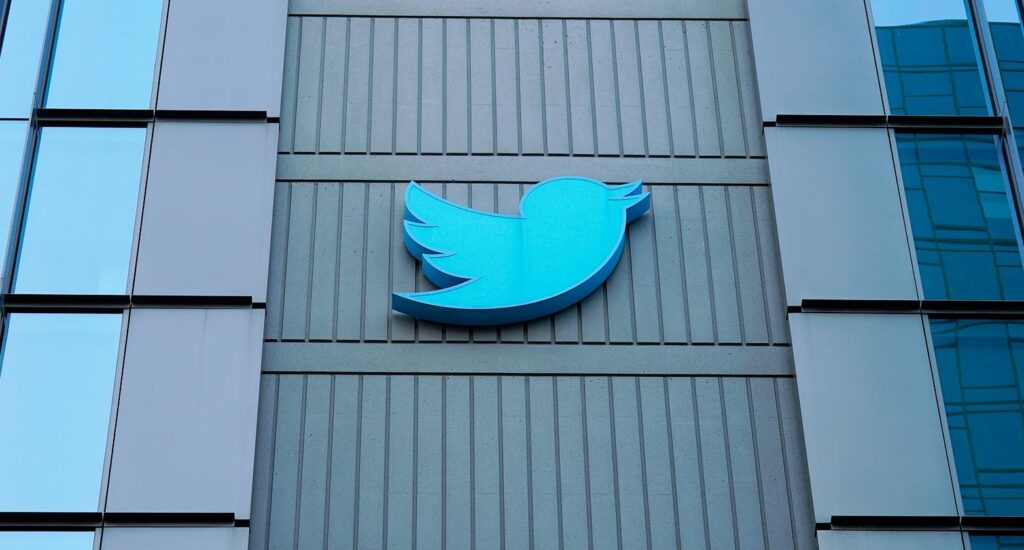 Twitter удалил более 70 000 аккаунтов, распространявших теорию заговора QAnon